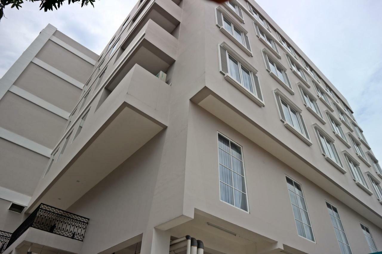 Hotel Shalva Jakarta Exterior photo