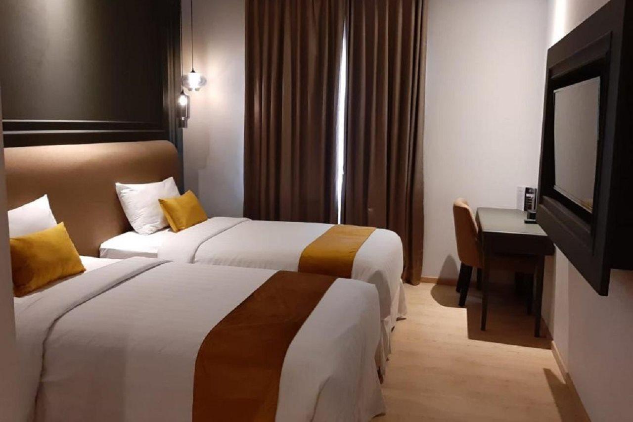 Hotel Shalva Jakarta Exterior photo